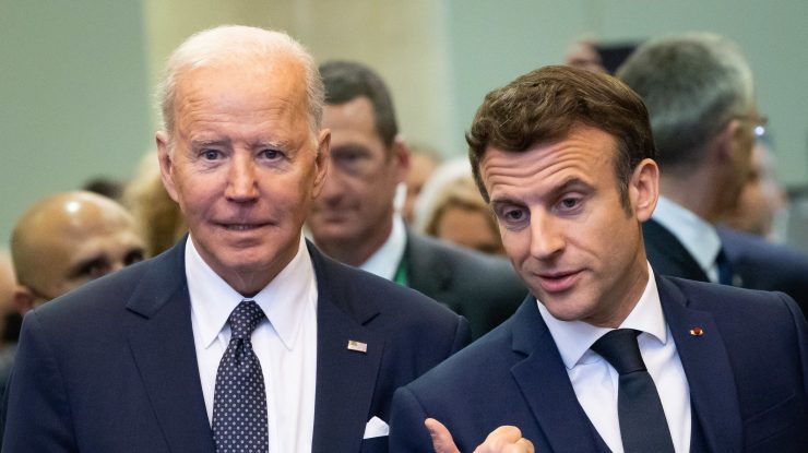 Emmanuel Macron se îndreaptă spre SUA pentru a se întâlni cu Joe Biden cu scopul de a întări relațiile diplomatice
