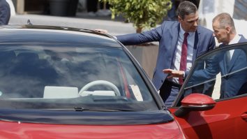 Volkswagen va accelera trecerea la vehiculele electrice în speranța de a depăși Tesla până în 2025