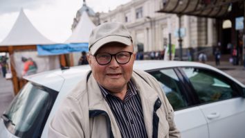 Un pensionar a doborât un avion rusesc de 74 milioane de lire sterline deasupra casei sale, cu o pușcă veche