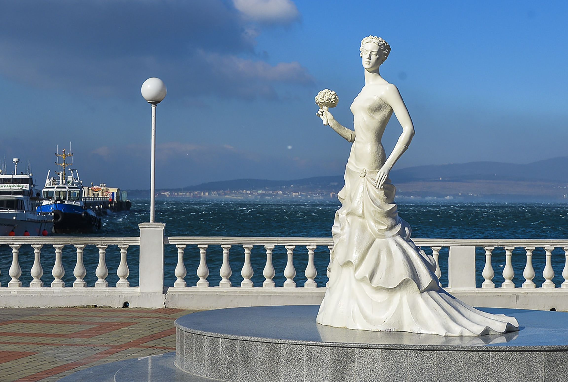 Grecia: O statuie rară, veche de 2.700 de ani, expusă pe insula Santorini