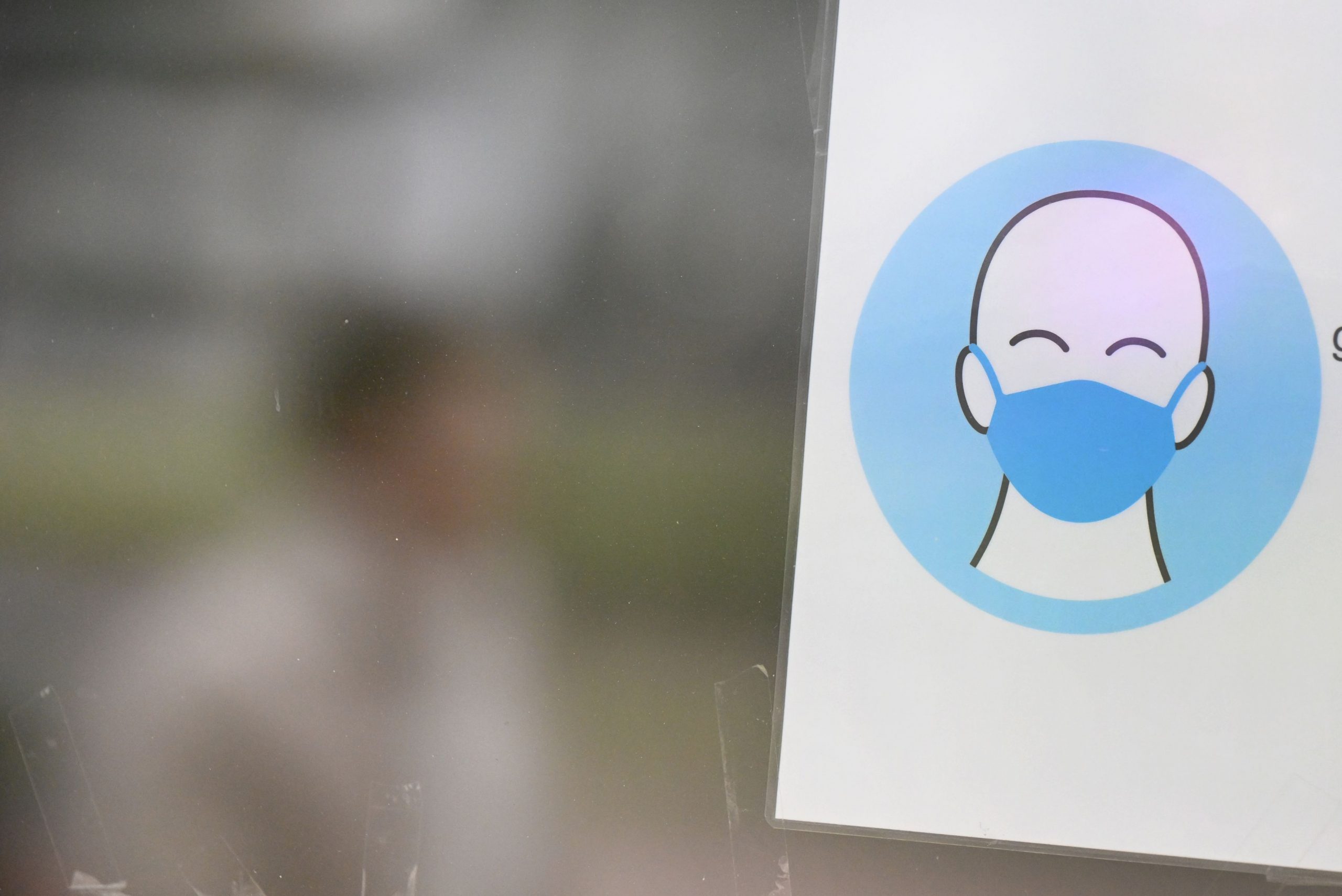 Oamenii de știință au dezvoltat o mască de față care poate detecta virusurile din aer, inclusiv COVID-19