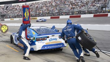 VIDEO. Doi piloți s-au bătut la o cursă de NASCAR. „L-am bătut ca «Mike Tysonné»” 