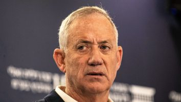 Israel: Un israelian condamnat la trei ani de închisoare pentru că a încercat să-l spioneze pe ministrul Apărării