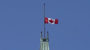 Canada anunţă încetarea restricţiilor sanitare la frontieră