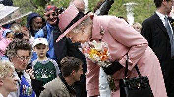 Expoziţie dedicată câinilor corgi ai suveranei Marii Britanii, la șase luni de la moartea acesteia