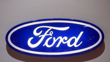 Ford și Mercedes-Benz se retrag din Rusia