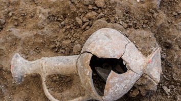 Opiu din secolul al XIV-lea î.Hr. descoperit într-un mormânt antic din Israel