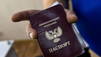 VIDEO. „Referendumurile” lui Putin în estul Ucrainei. „Oamenii merg la acest referendum amenințați cu arma”