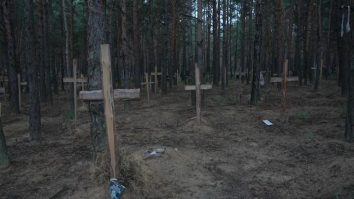 Zelenski susține că un loc de înmormântare cu sute de cadavre a fost găsit în Izyum după recucerirea teritoriului