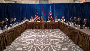 SUA găzduiesc înalți diplomați din Armenia și Azerbaidjan pentru discuții de a ajunge la pace