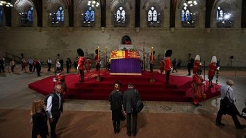 Liderii mondiali se îndreaptă spre Londra pentru funeraliile Reginei Elisabeta a II-a