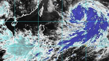 Super taifunul Nanmadol lovește sudul Japoniei, forțând mii de oameni să își părăsească locuințele