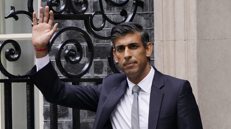 Averea lui Rishi Sunak îl face mai bogat decât regele Charles al III-lea. La cât este estimată?