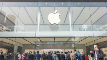 Apple se supune deciziei. Creatorul iPhone-ului a confirmat în premieră că smartphone-urile vor avea pe viitor doar USB Type-C