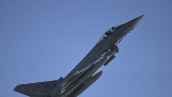 Un avion de vânătoare MIG-21 s-a prăbușit în Croația, piloții s-au catapultat și au supraviețuit