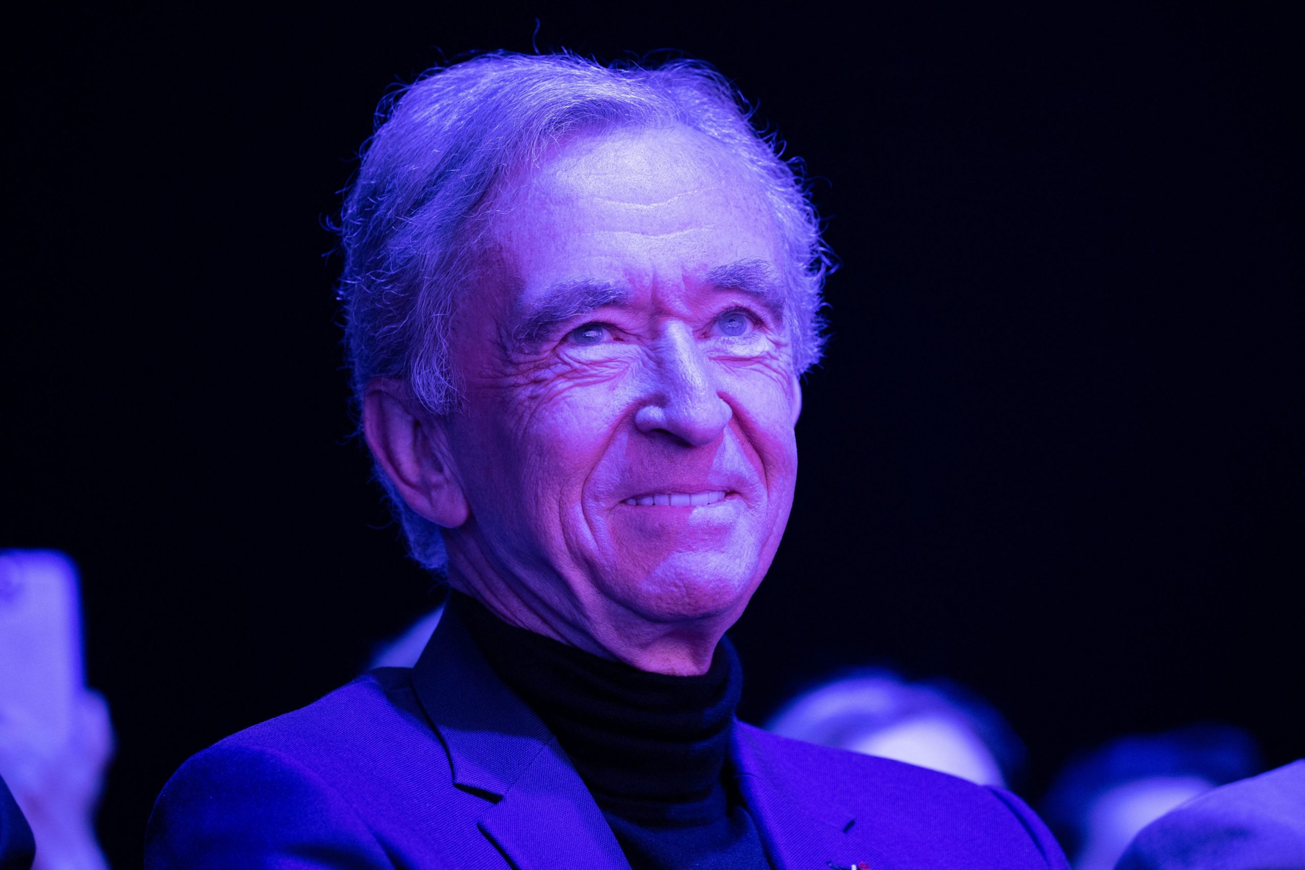 Al doilea cel mai bogat om din lume, Bernard Arnault, și-a vândut avionul privat pentru ca activiștii să nu-l poată urmări