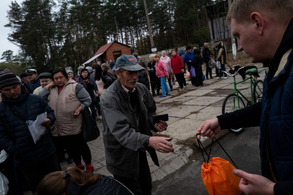 Peste 70.000 de civili au fugit din Herson, Ucraina, potrivit unui oficial prorus