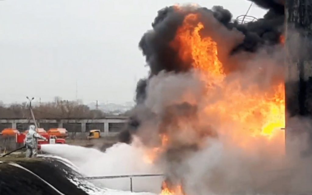 Rusia susține că a distrus un depozit din Ucraina cu 100.000 de tone de combustibil