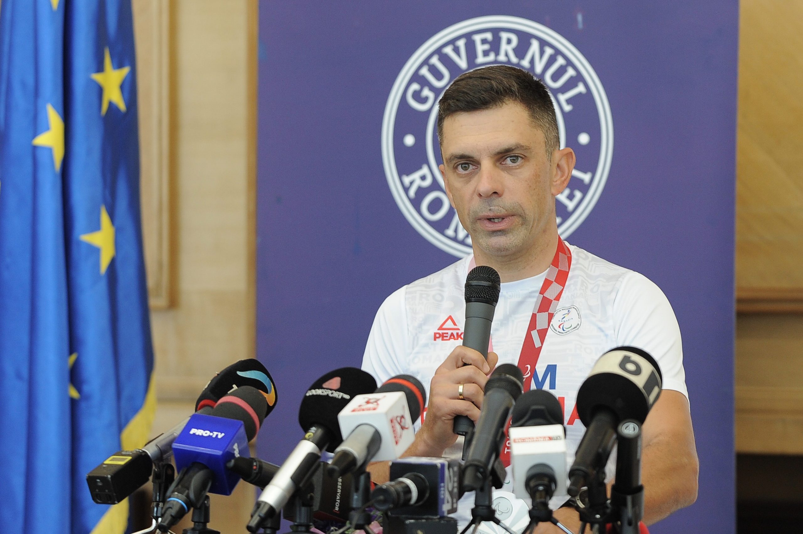Ministrul Sportului, mesaj de susținere pentru Halep: „Suntem alături de Simona. Sperăm să se clarifice cât mai curând această situaţie” 