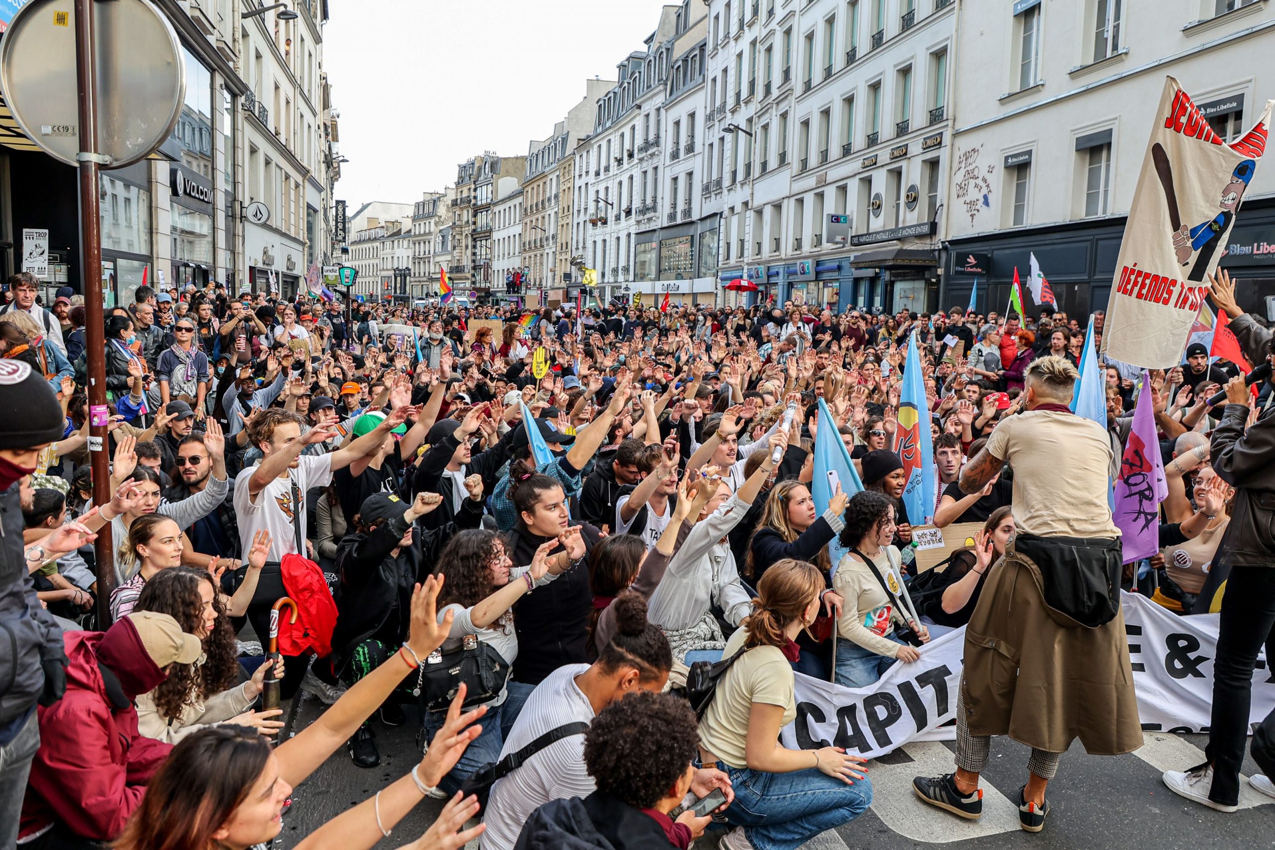 Franța: Unsprezece centrale nucleare sunt afectate de grevă