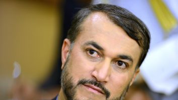 Ministrul ucrainean îi transmite omologului iranian: „Nu mai trimiteți arme către Rusia”