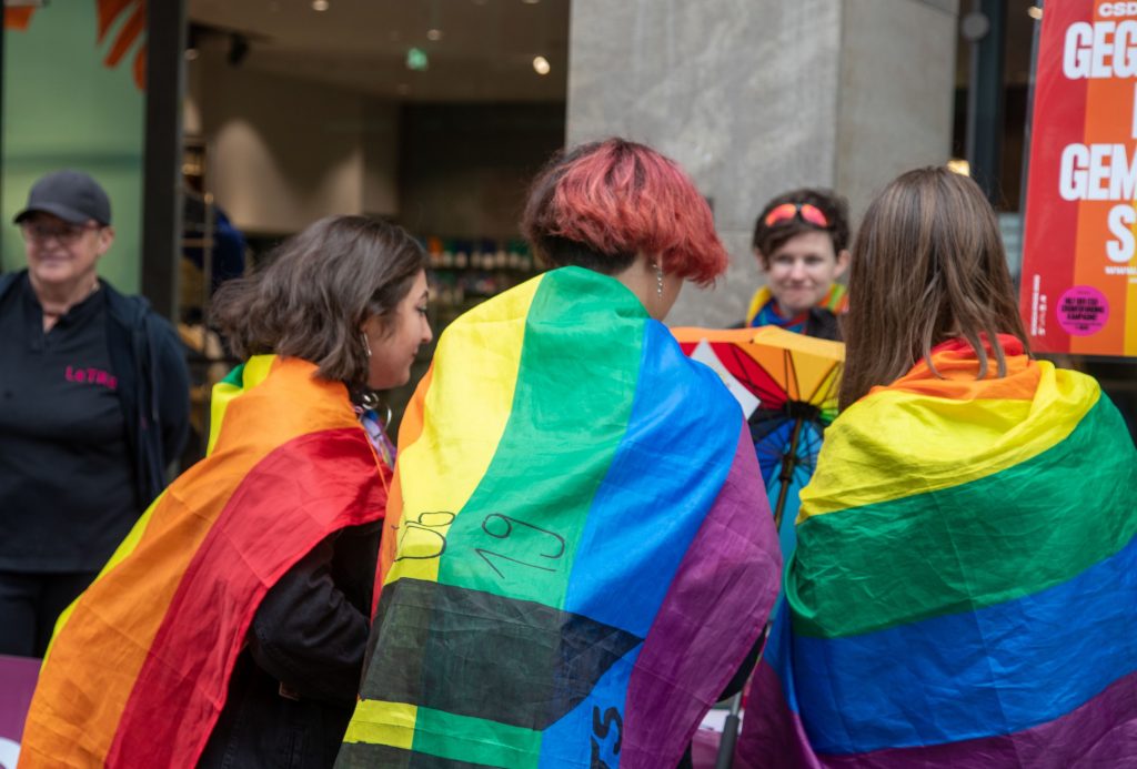 Parlamentul Rusiei înăspreşte legea împotriva „propagandei LGBTQ”