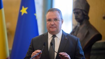 Mesajul lui Nicolae Ciucă la început de an școlar: „Cheia succesului nu este simpla acumulare de cunoştinţe, ci capacitatea de a dezvolta gândirea critică”