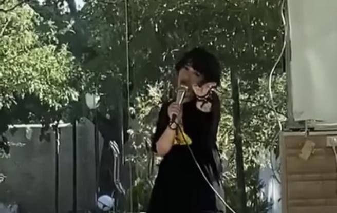 Familia unei tinere protestatare din Iran, obligată să mintă în legătură cu moartea sa