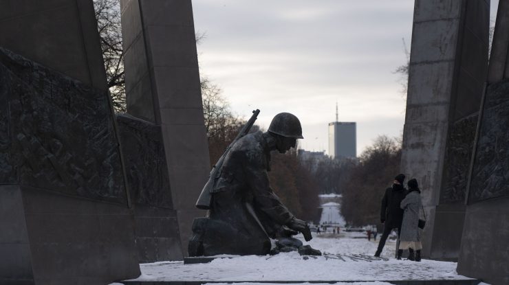 Polonia demolează monumente dedicate Armatei Roșii: Sovieticii au adus o nouă sclavie, nu libertate