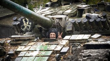 Rusia și NATO organizează exerciții nucleare în timp ce satele din Ucraina sunt lovite