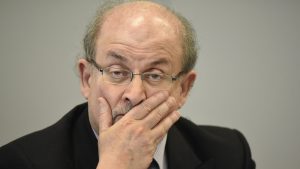 Salman Rushdie şi-a pierdut vederea la un ochi în urma atacului din august