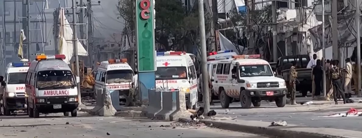 Cel puţin 100 de morţi în dublul atentat de sâmbătă de la Mogadiscio, Somalia