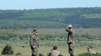 Experți: Mii de soldați ruși nou mobilizați sunt „slab echipați”. „Este posibil ca rezerviștii să folosească arme care datează din anii ’50”