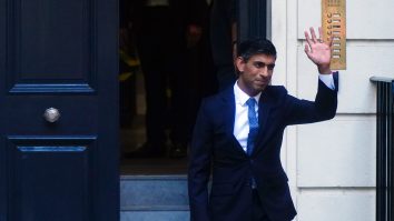 Sunak afirmă că Marea Britanie se confruntă cu "provocări economice profunde" şi vrea "stabilitate"