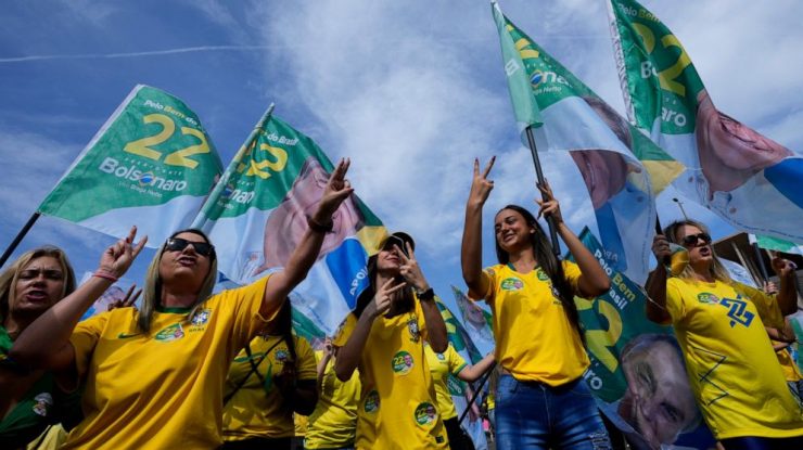 Votul din Brazilia se încheie cu o confruntare tensionată între Bolsonaro și Lula