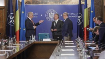 Nicolae Ciucă şi Vasile Dîncu au discutat despre „calibrarea comunicării publice în context guvernamental”