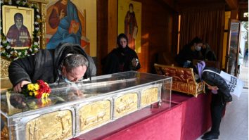 Haralambie Ciprian: Ocrotitorul Bucureştilor, Sfântul Cuvios Dimitrie cel Nou, ale cărui moaşte sunt la Patriarhia Română