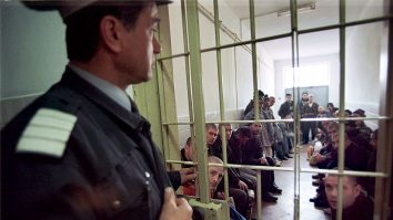 Fraudă cu bonusuri COVID: O vastă rețea internațională de spălare de bani, destructurată