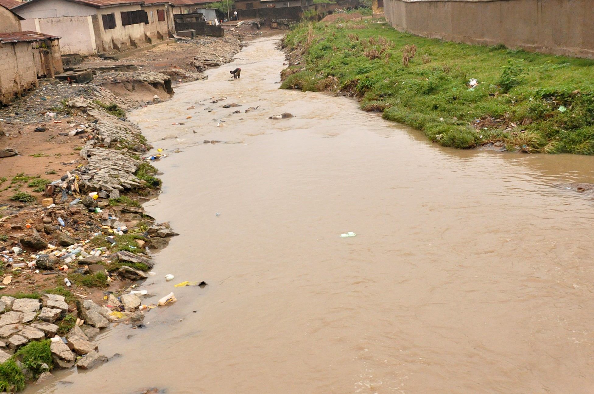 Cel puțin 10 morți și 60 de dispăruți după ce o barcă s-a răsturnat în statul Anambra din Nigeria