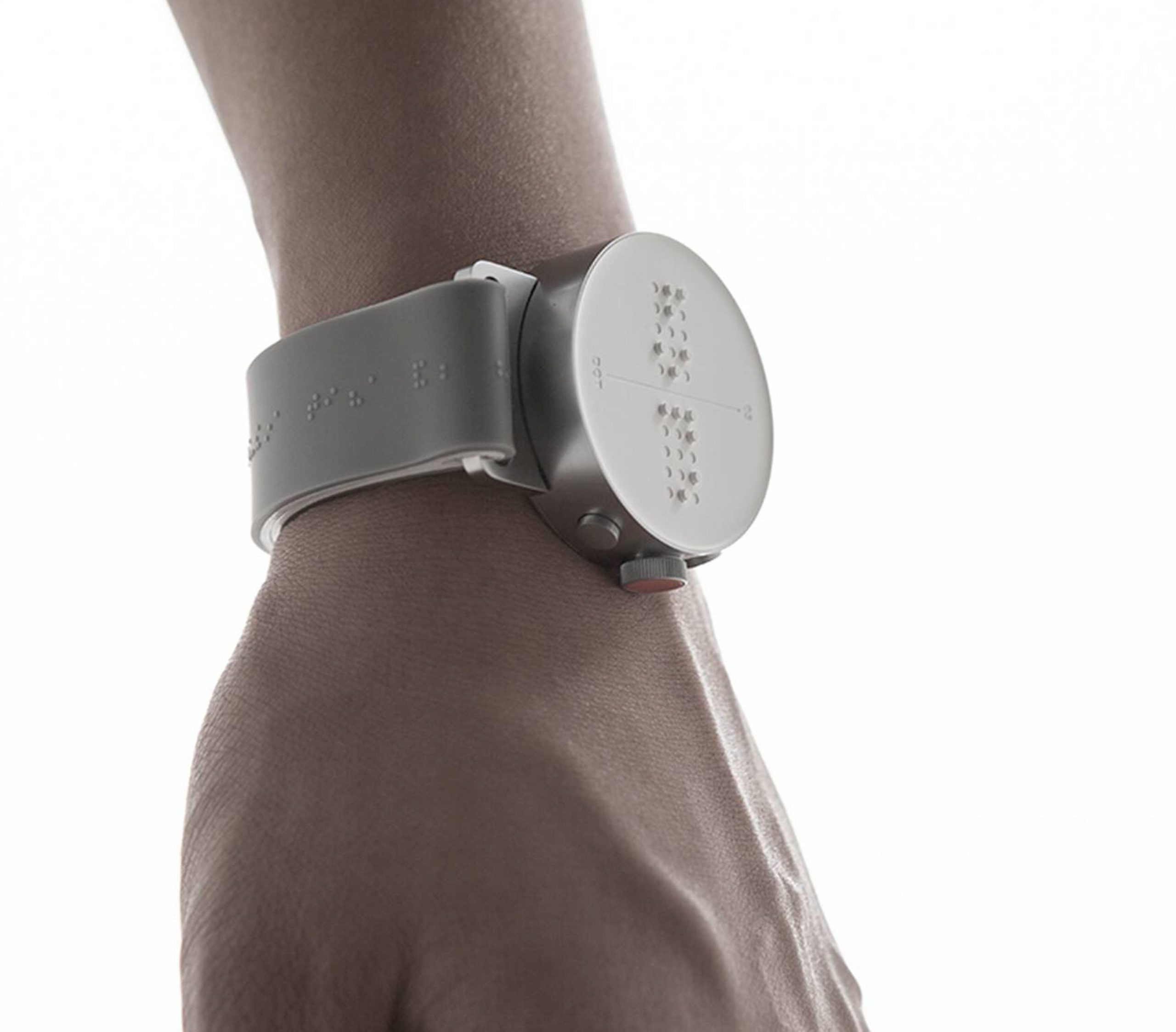 Google a dezvoltat și lansat primul său smartwatch