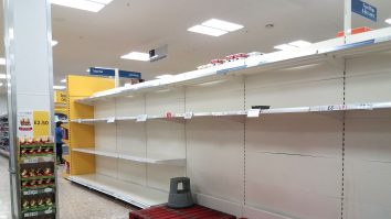 Președintele Gambiei ordonă măsuri după ce zeci de copii au murit după ce au luat un sirop cu paracetamol