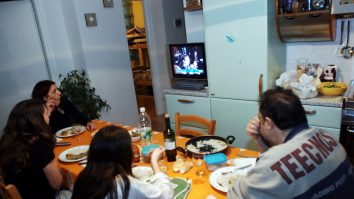 STUDIU. 91% dintre părinți susțin că sunt mai puțin stresați dacă toată familia stă la masă