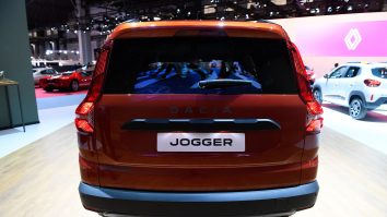 Dacia la Salonul Auto de la Paris. Conceptul „MANIFESTO”  și primul motor hibrid sunt prezentate în premieră mondială