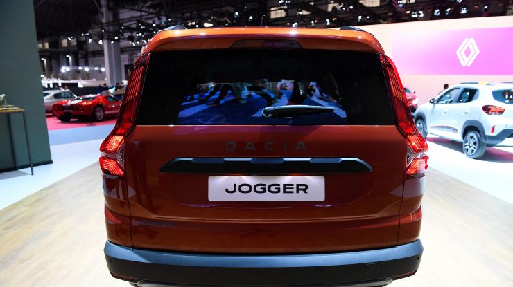 Dacia la Salonul Auto de la Paris. Conceptul „MANIFESTO”  și primul motor hibrid sunt prezentate în premieră mondială