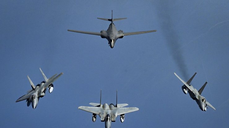 Iranul organizează exerciții militare majore în apropierea frontierelor armeană și azeră, menite să transmită un mesaj de „pace şi prietenie”