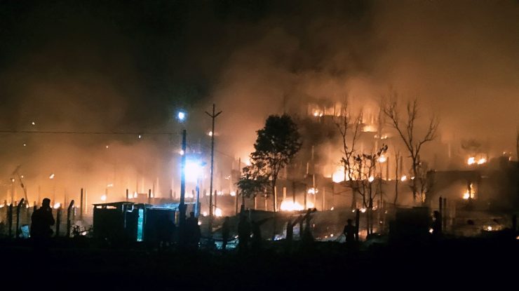 Un incendiu uriaș a cuprins faimoasa închisoare pentru deținuți politici din Teheran. „Se aud focuri de armă”