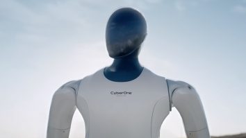 VIDEO. Elon Musk a dezvăluit prototipul robotului umanoid Optimus. CEO-ul Tesla spune că va costa mai puțin decât o mașină
