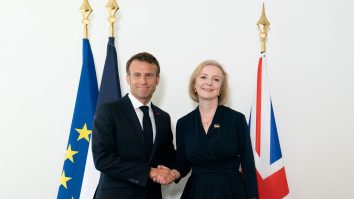 Liz Truss afirmă că îl consideră pe Macron „prietenul” Marii Britanii, după ce în campanie spunea că nu se ştie