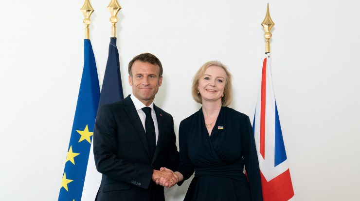 Liz Truss afirmă că îl consideră pe Macron „prietenul” Marii Britanii, după ce în campanie spunea că nu se ştie