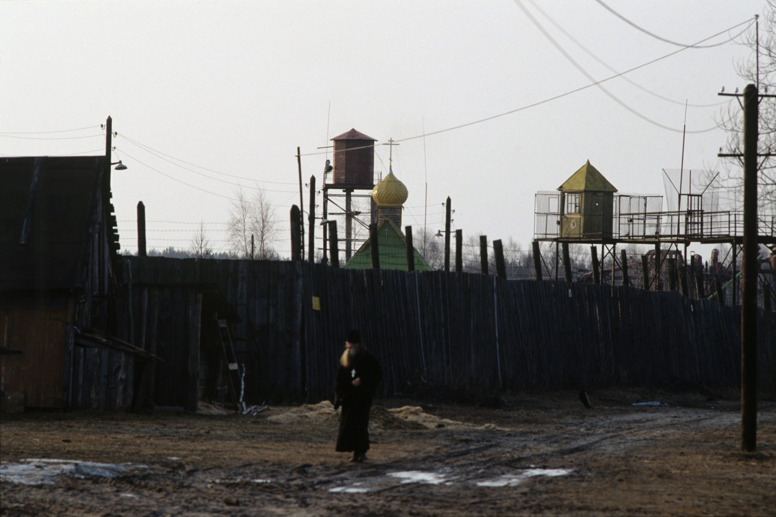 Incendiu la închisoarea din Teheran. Patru deținuți au murit și 61 au fost răniți